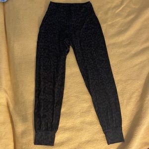 Lululemon, size 6, camouflaged